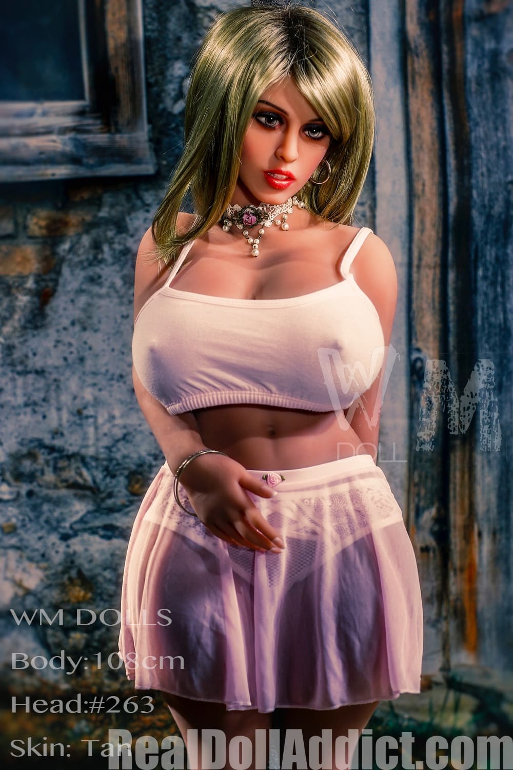 Секс-лялька Brandy фото 7 - SexDolls.com.ua Секс лялька Brandy у білому костюмі вид спереду