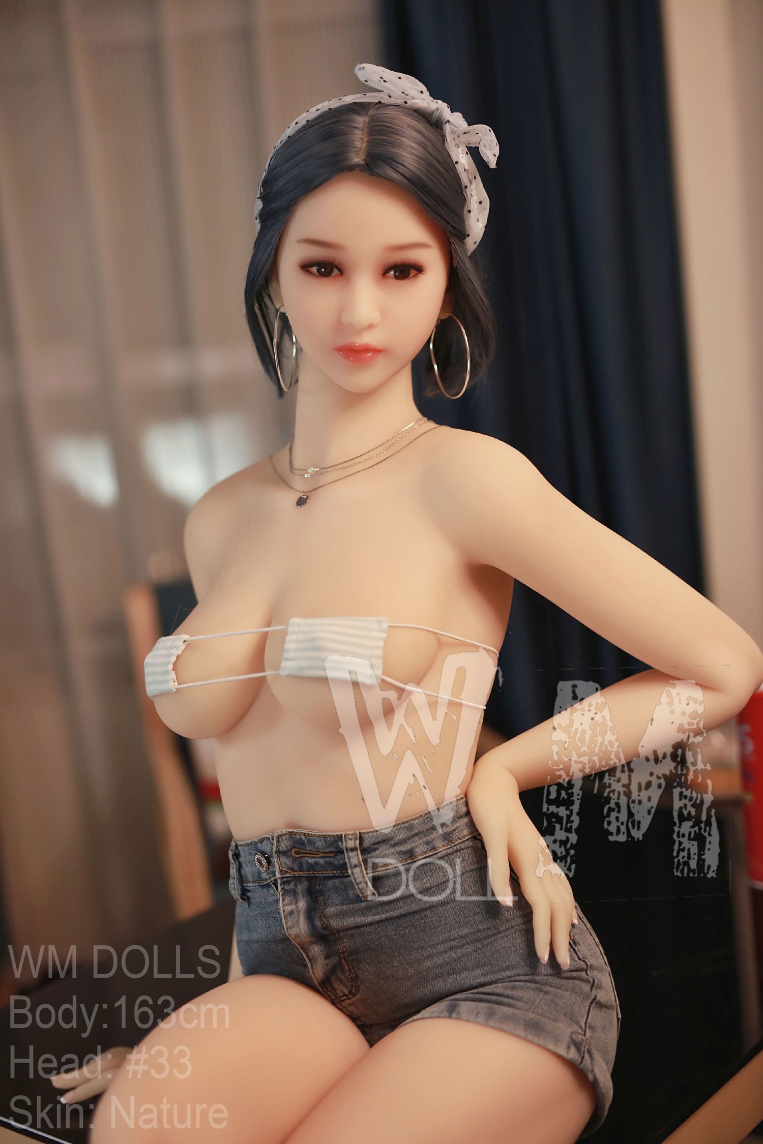Секс-лялька Katoo фото 6 - SexDolls.com.ua Секс лялька Katoo в одязі позує