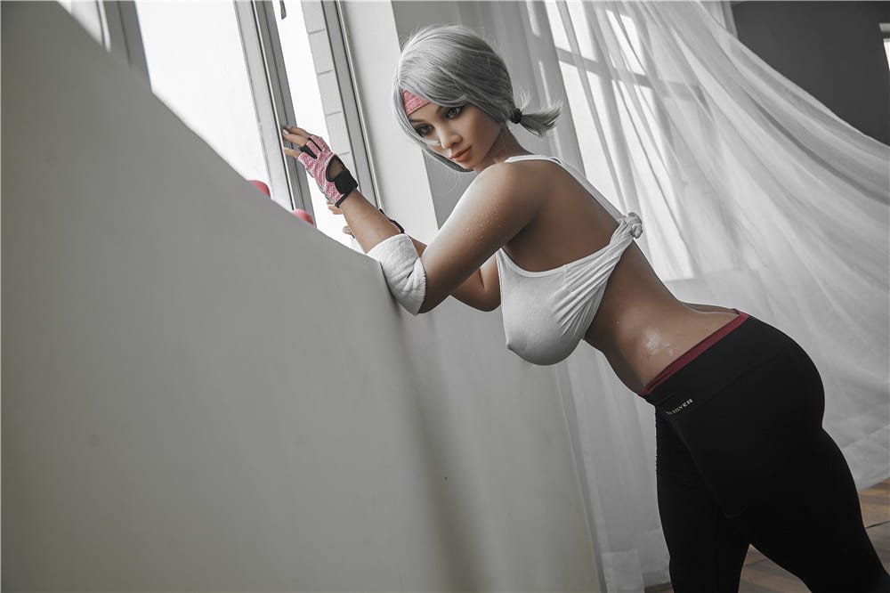 Секс-лялька Lillian фото 6 - SexDolls.com.ua Секс лялька Lillian з великими грудьми еротично вигнулась