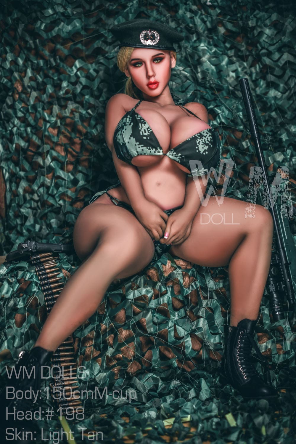 Секс-лялька Skye фото 2 - SexDolls.com.ua Пишнотіла секс лялька Skye у зеленому купальнику розсунула ноги