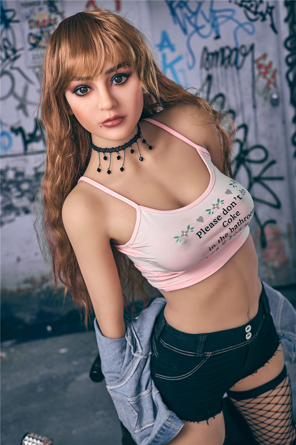 Секс-лялька Inessa фото 11 - SexDolls.com.ua Секс лялька Inessa в коротких шортах фото обличчя