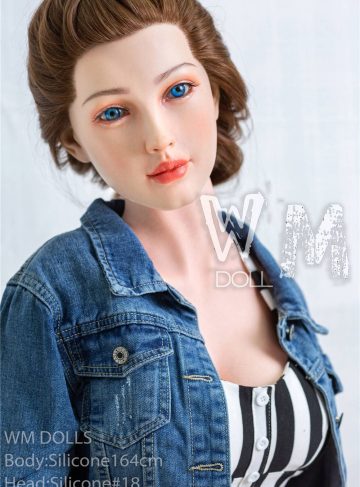 Cекс-лялька Marti фото 11 - SexDolls.com.ua Cекс лялька Marti з довгим волоссям і пишними губами фото обличчя із заколотим волоссям
