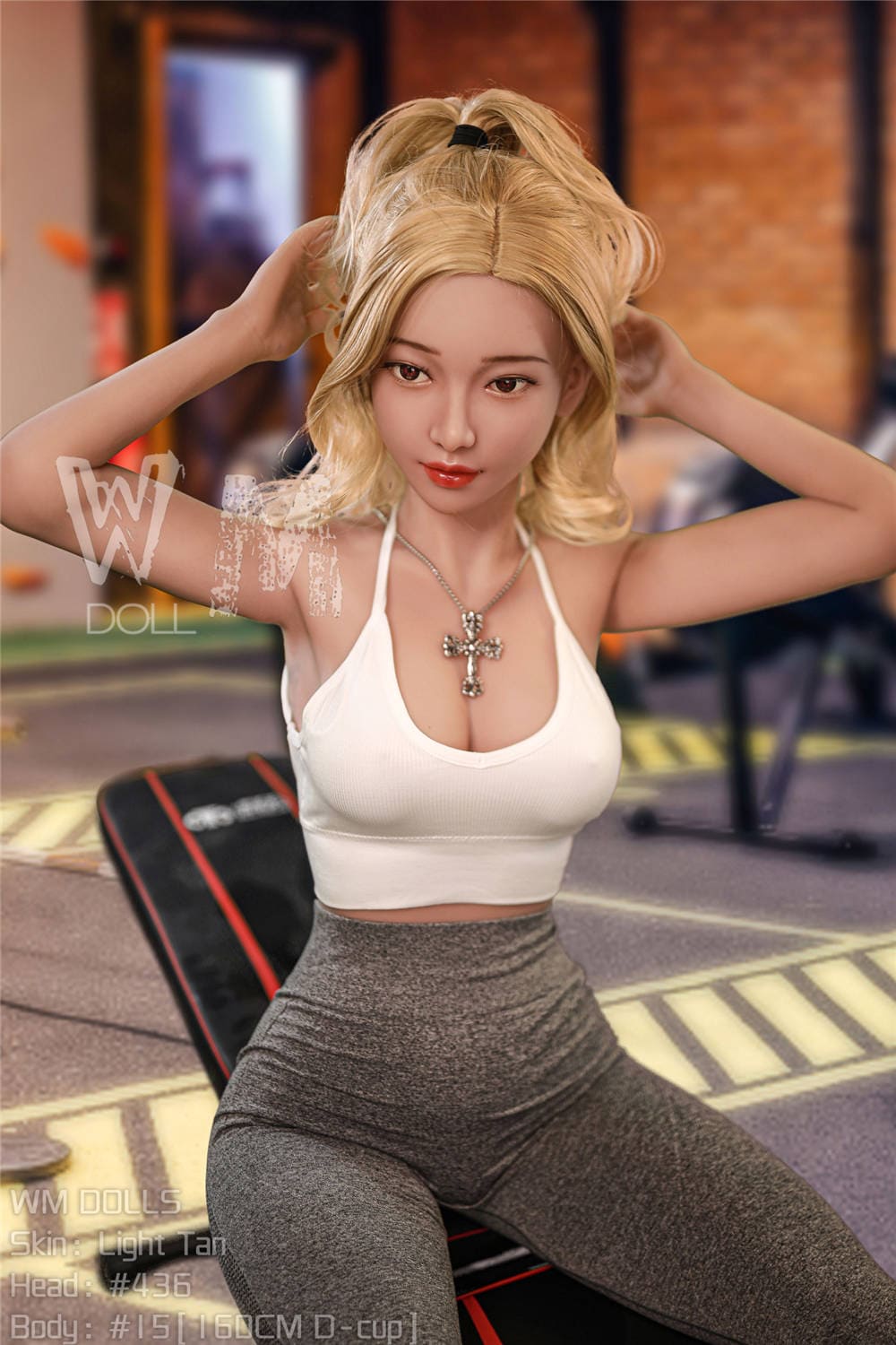 Секс-лялька Ibbi фото 1 - SexDolls.com.ua Шикарна секс лялька Ibbi поправляє зачіску