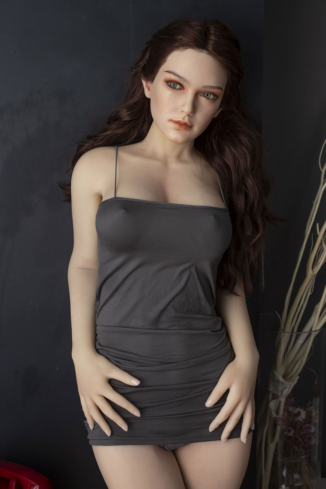 vane29 - SexDolls.com.ua Секс кукла Vane в сером платье смотрит в сторону