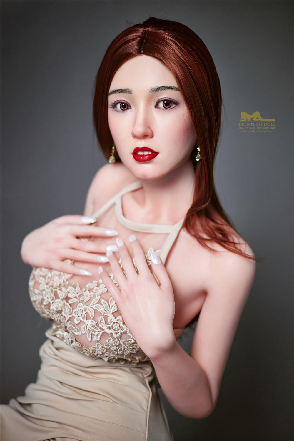 Секс-лялька Willow фото 39 - SexDolls.com.ua Секс лялька Willow дивиться в камеру