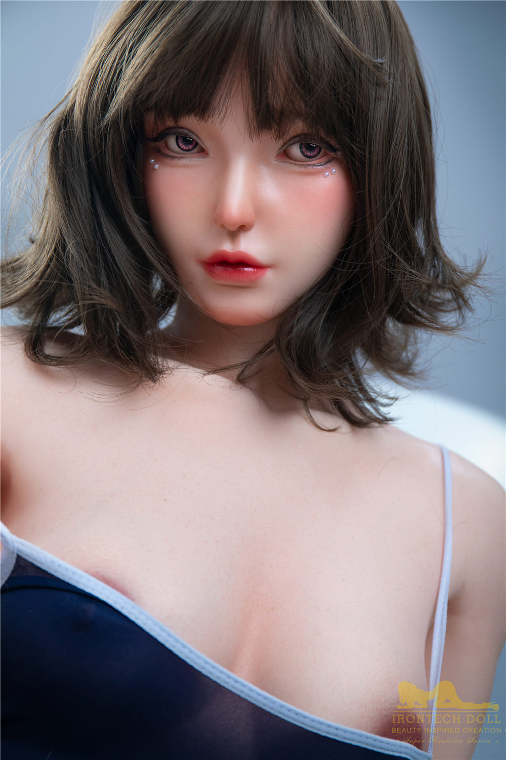 Секс-лялька Mei фото 9 - SexDolls.com.ua Секс лялька Mei дивиться убік