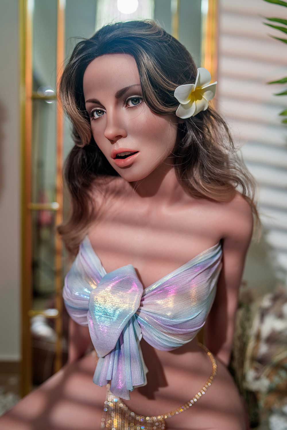 Секс-лялька Chelan - фото 8 - SexDolls.com.ua Секс лялька Chelan з квіткою у волоссі