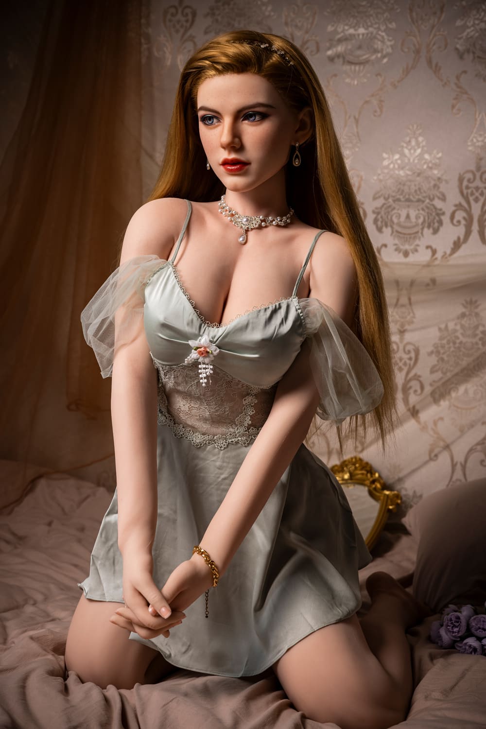 Секс-лялька Abby фото 13 - SexDolls.com.ua Секс лялька Abby дивиться убік