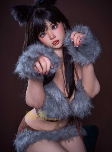 Секс-лялька Niia скосила очі