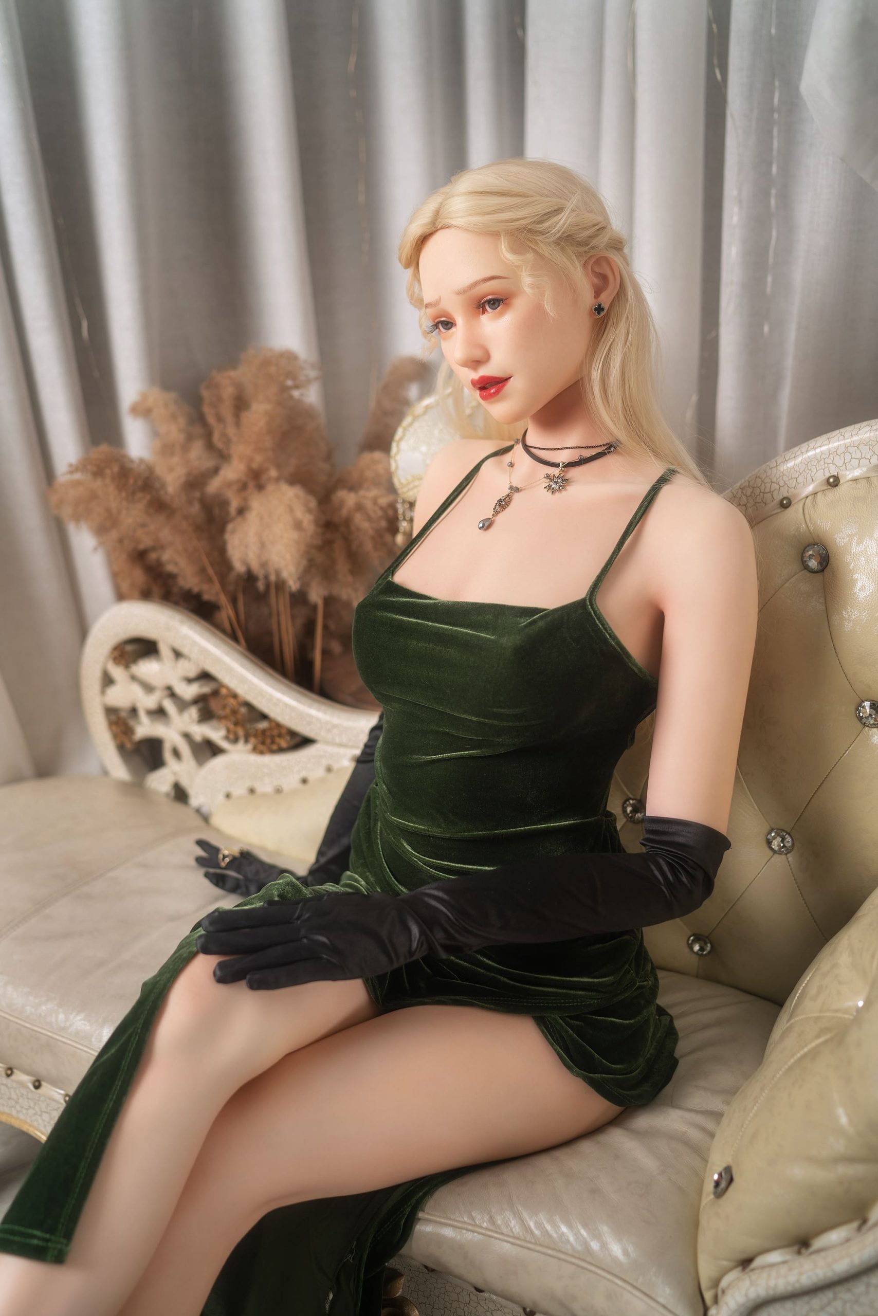 Секс-лялька Hortensia фото 16 - SexDolls.com.ua Секс лялька Hortensia одягнена