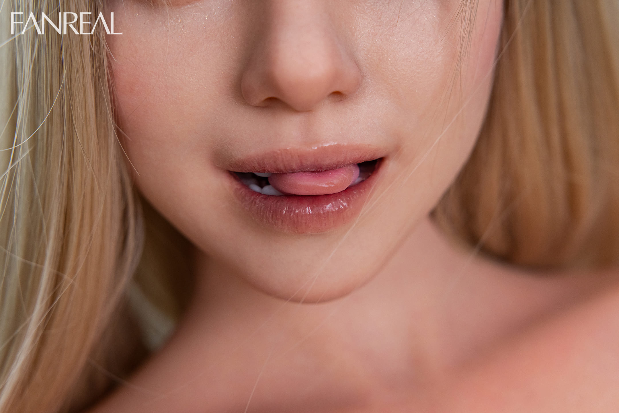 Торс секс-ляльки Molly фото 23 - SexDolls.com.ua Торс секс ляльки Molly фото губ