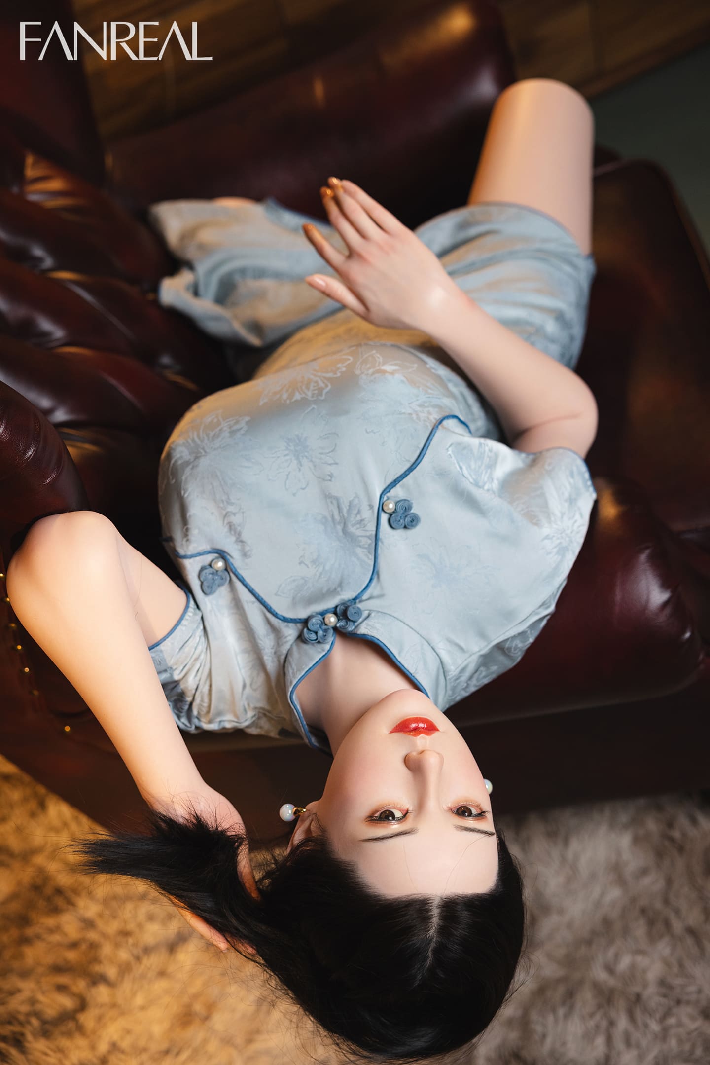 Торс секс-ляльки Vivi фото 09 - SexDolls.com.ua Торс секс ляльки Vivi лежить