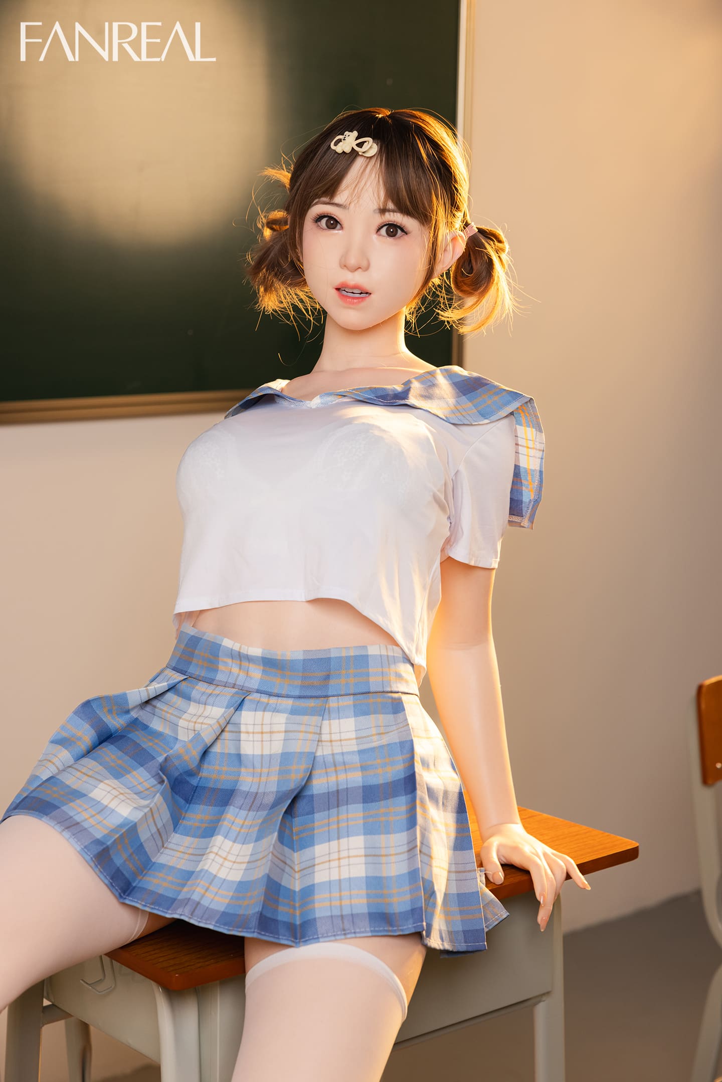 Секс-лялька Soojung фото 01 - SexDolls.com.ua Секс лялька Soojung у короткій спідниці