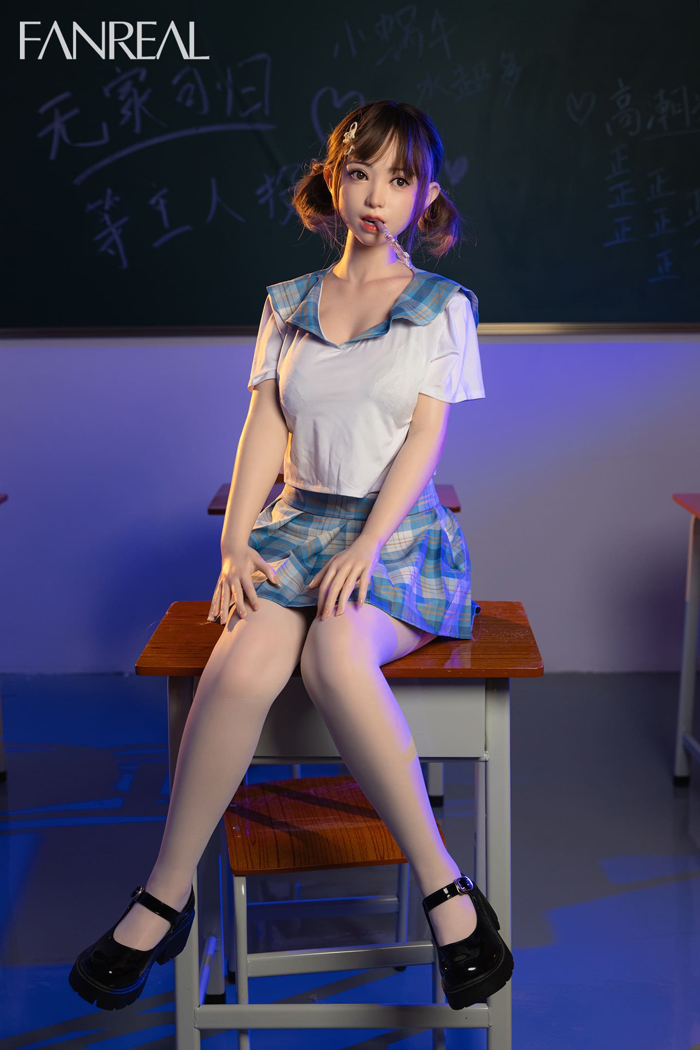 Секс-лялька Soojung фото 10 - SexDolls.com.ua Секс лялька Soojung у взутті